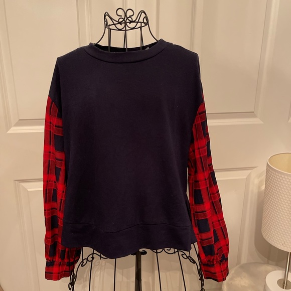 Design Lab sweater - Picture 2 of 5